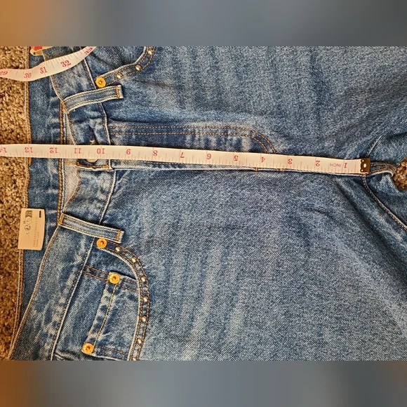 Womens Levi's 501 Original Straight Jeans in Medium Blue Denim - Picture 2 of 7